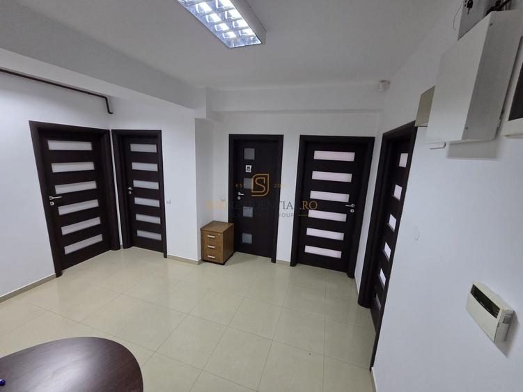 Apartament cu 4 camere decomandat în Olteniței