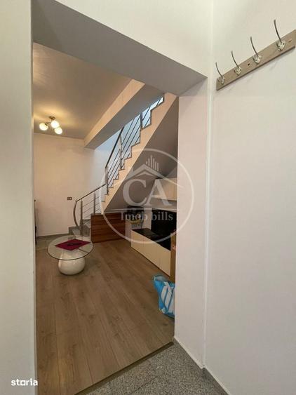 Casă cu 3 camere decomandat în Rontău