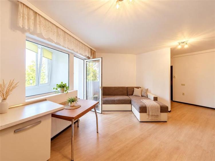 Apartament cu 2 camere decomandat, mobilat în Tractorul