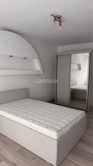 Vand apartament 2 camere Ostroveni langa posta