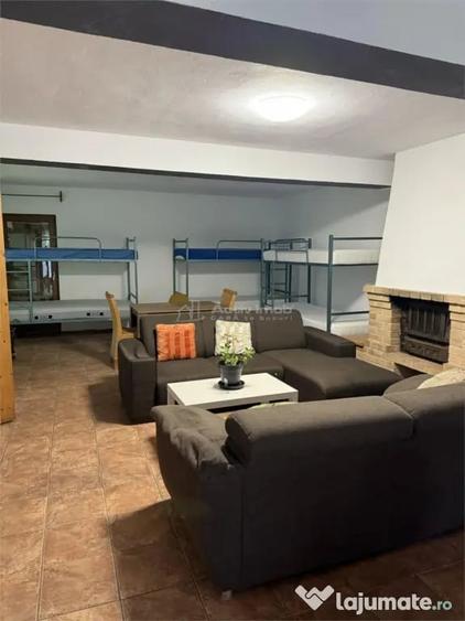 Casă cu 10 camere cu Teren 300 Mp în Centrul Istoric