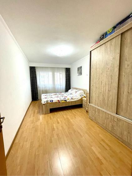 Apartament cu 4 camere decomandat, mobilat în Ostroveni