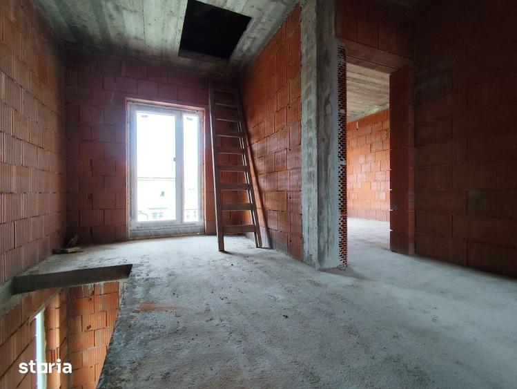 Casă cu 5 camere cu Teren 405 Mp în Oncea