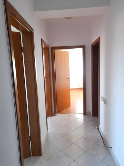 Apartament cu 2 camere decomandat în Europa