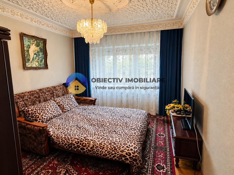 Apartament cu 4 camere decomandat în Mărăței