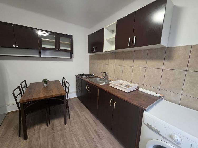 Apartament cu 3 camere decomandat, mobilat în 13 Septembrie