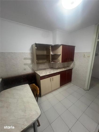 Apartament cu 3 camere decomandat în Rogerius