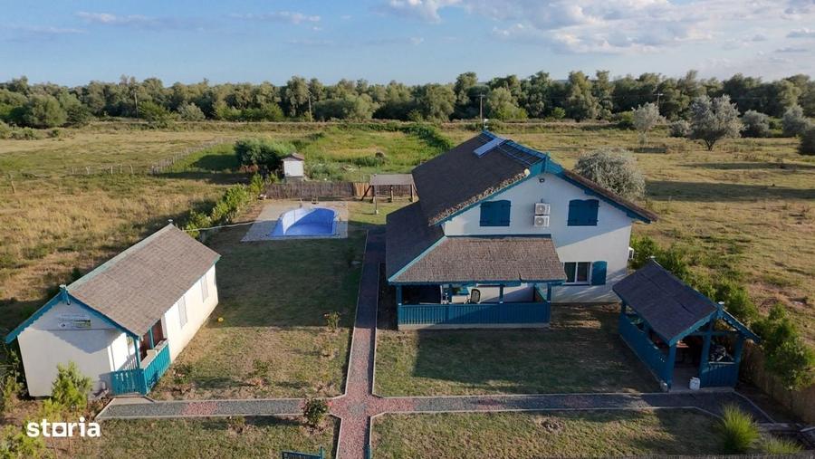 Casă cu 4 camere cu Piscina în Maliuc