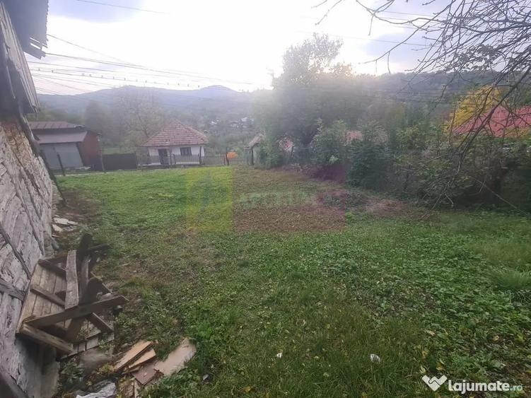 Casă cu 3 camere cu Teren 3410 Mp în Aluniș