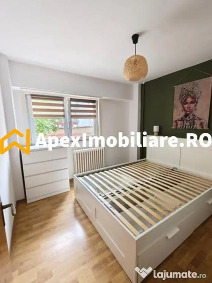 Apartament cu 3 camere semidecomandat în Universitate