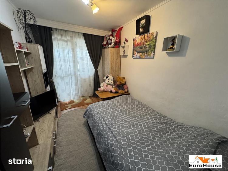 Apartament cu 5 camere în Cetate