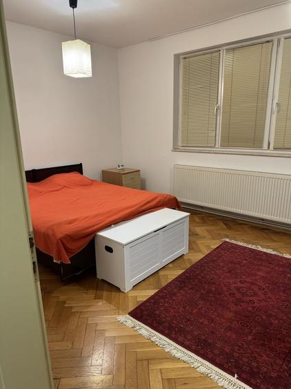 Apartament cu 3 camere semidecomandat în Grigorescu