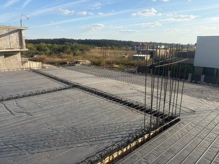 Casă individuală cu 2 camere cu Teren 250 Mp în Central
