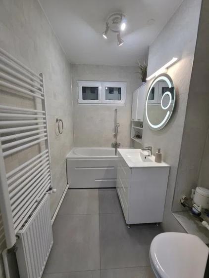 Apartament cu 3 camere semidecomandat în Gorjului