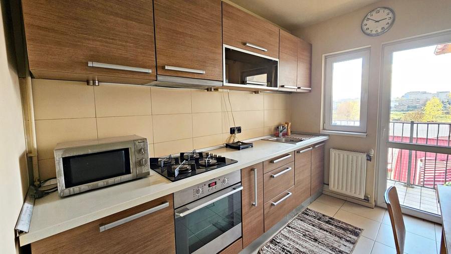 Apartament cu 3 camere, mobilat în Centrul Civic