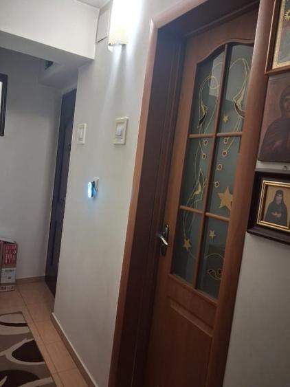 Apartament cu 2 camere decomandat în Molid