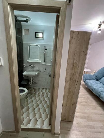 Garsonieră decomandată în Central