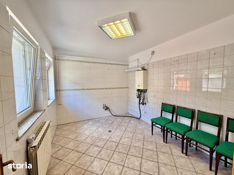 Casă cu 4 camere cu Teren 100 Mp în Grivița