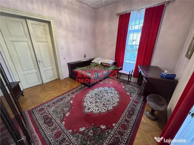 Casă cu 7 camere cu Teren 938 Mp în Orașul de Jos