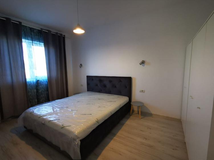 Apartament cu 2 camere semidecomandat, mobilat în Giroc