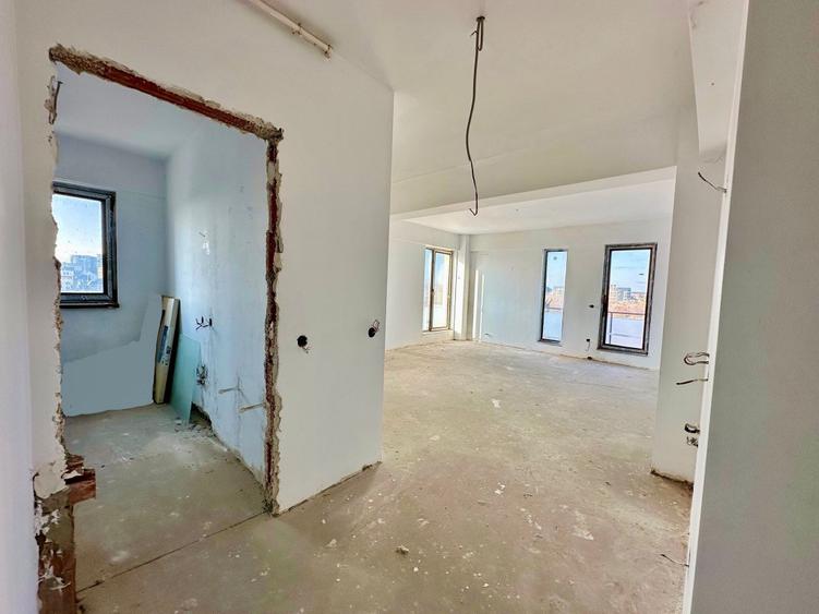 Apartament cu 2 camere decomandat în Aviației