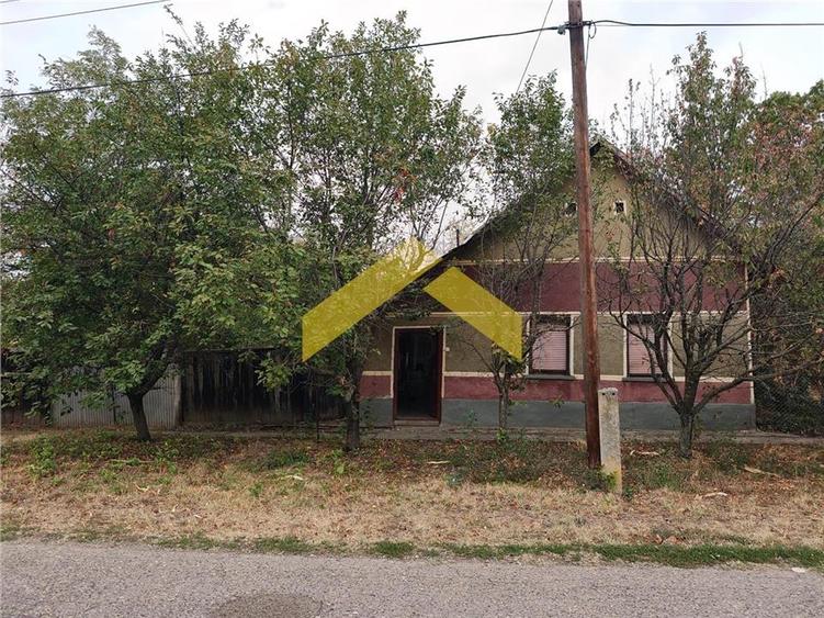 Casă individuală cu 2 camere cu Canalizare în Exterior Vest