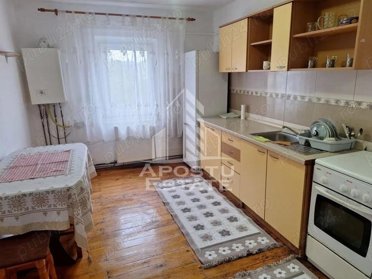 Apartament cu 3 camere decomandat în Soarelui