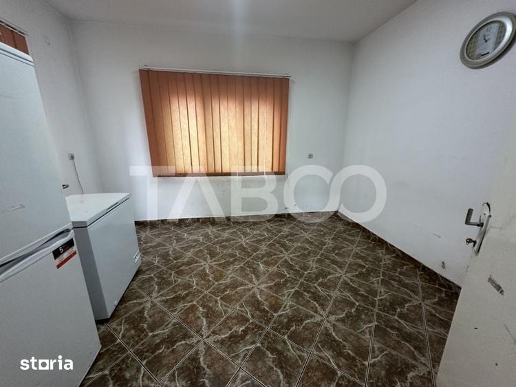 Spațiu comercial, de 90 mp, în Central