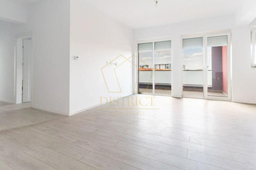 Apartament cu 3 camere semidecomandat în Aradului