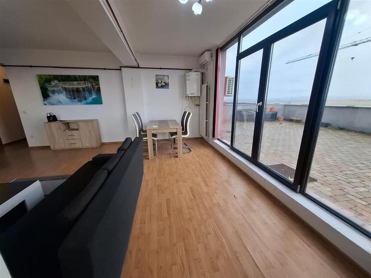 Apartament cu 3 camere semidecomandat, mobilat în Șelimbăr