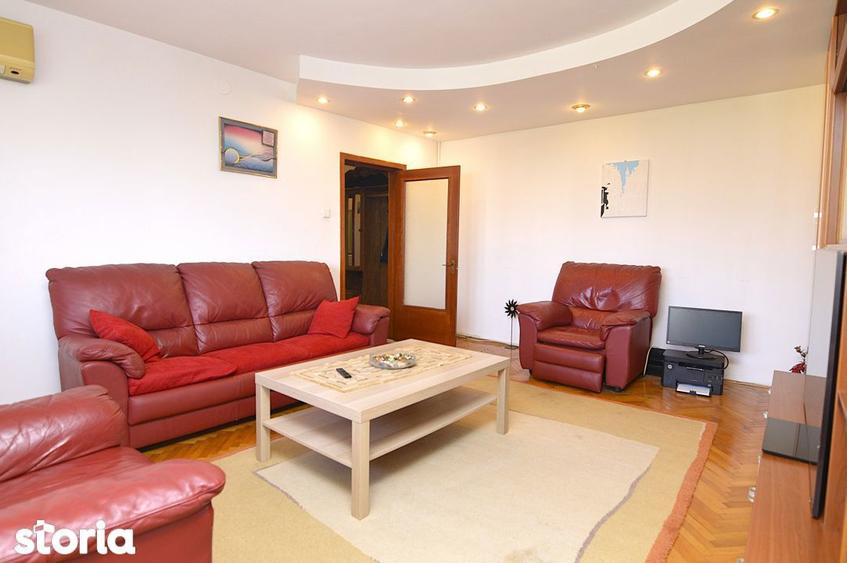 Apartament cu 3 camere decomandat, mobilat în Nerva Traian