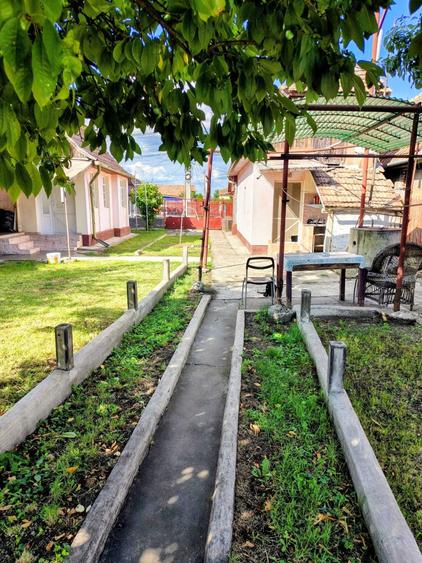 Casă cu 2 camere în Central