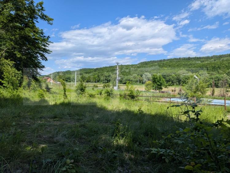 Teren de 957 mp, în Valea