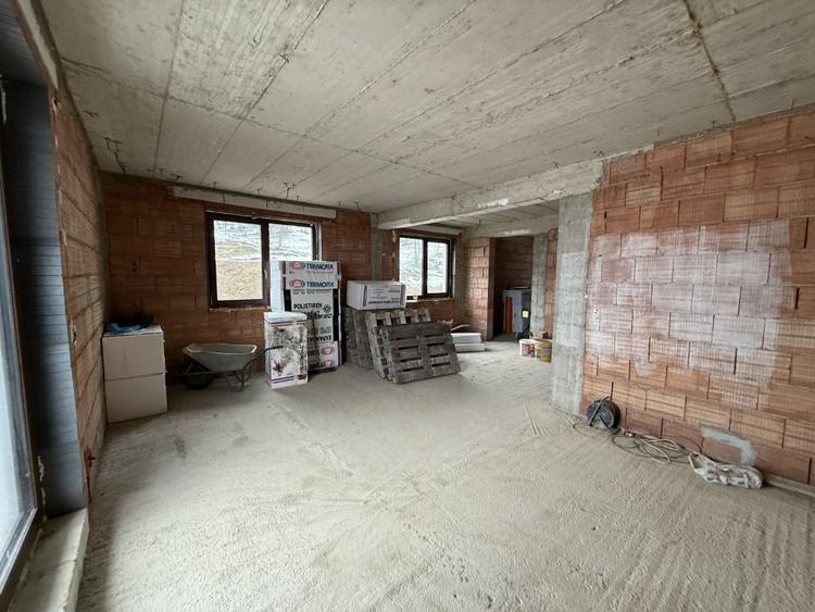 Duplex cu 4 camere cu Canalizare în Apahida
