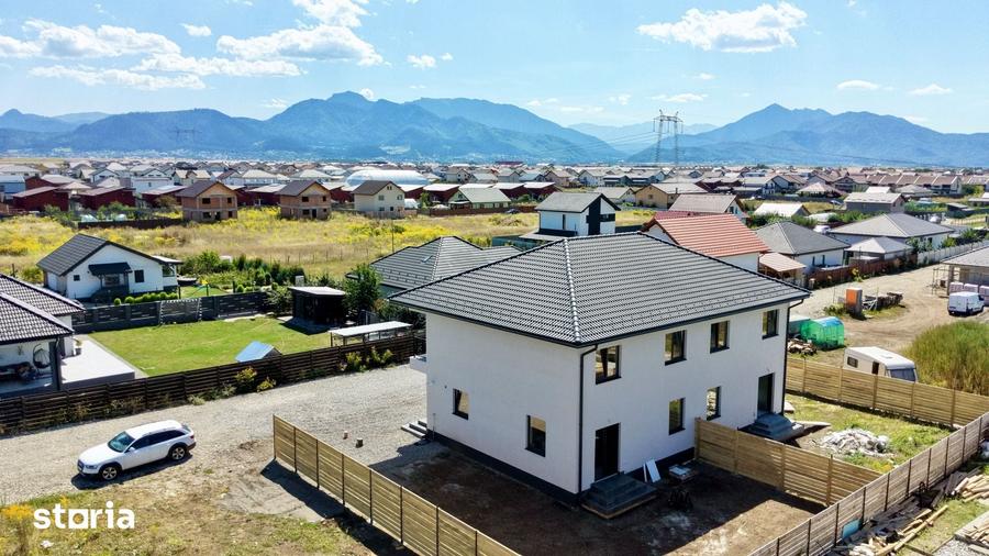 Casă cu 4 camere cu Teren 300 Mp în Tărlungeni