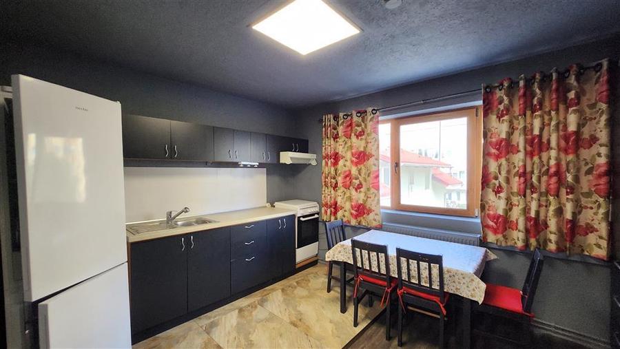 Apartament cu 3 camere decomandat, mobilat în George Enescu