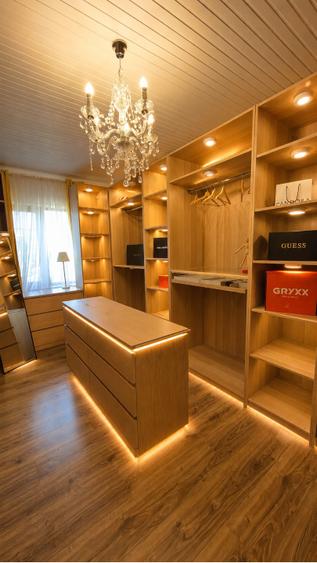 Casă individuală cu 5 camere cu Teren 500 Mp în Vidra