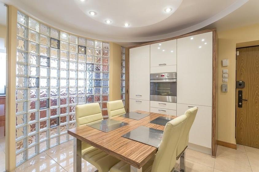 Apartament cu 4 camere decomandat, mobilat în Libertății
