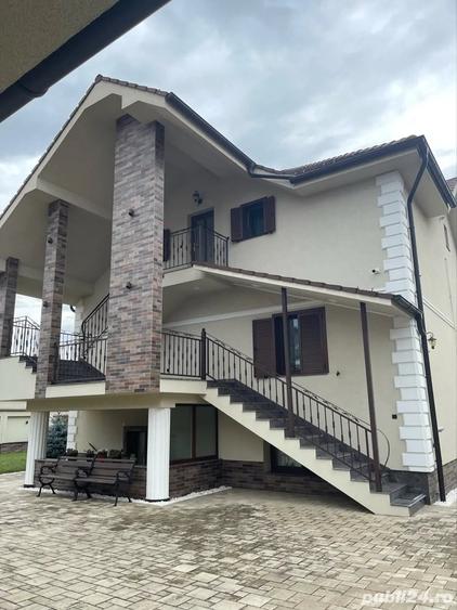 Casă cu 4 camere cu Teren 750 Mp în Central