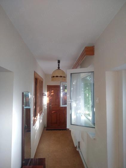 Casă cu 4 camere cu Teren 900 Mp în Vânători