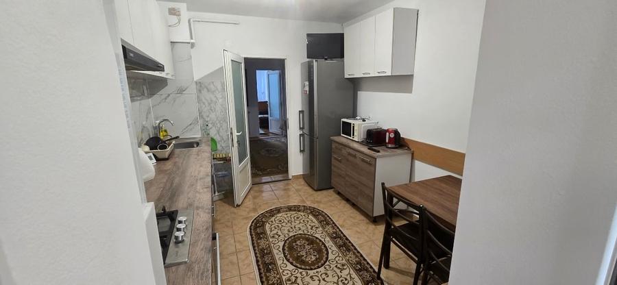 Apartament cu 3 camere decomandat, mobilat în Astra