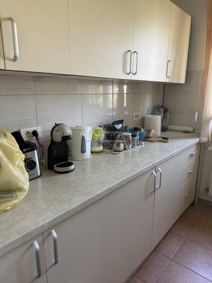 Apartament cu 4 camere semidecomandat, mobilat în Drumul Taberei