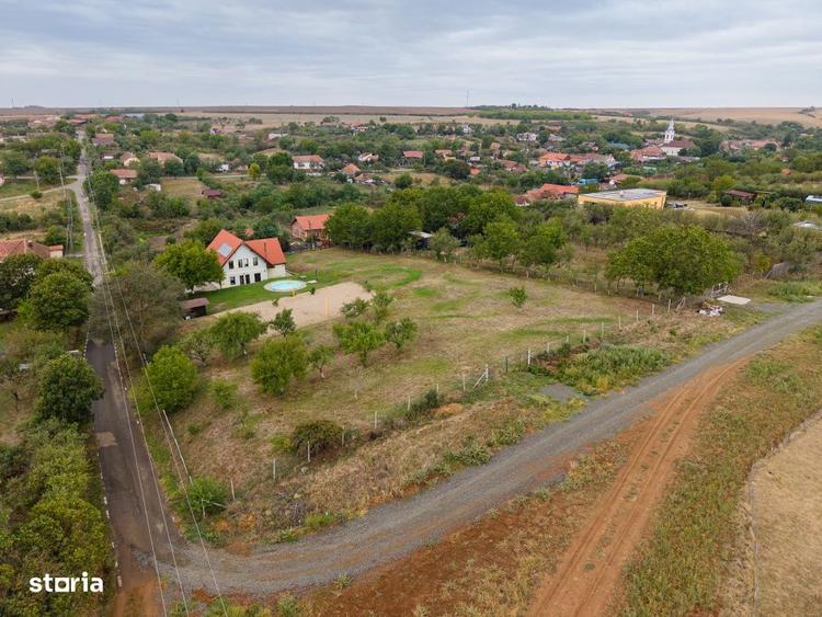 Teren de 1584 mp, în Pișchia