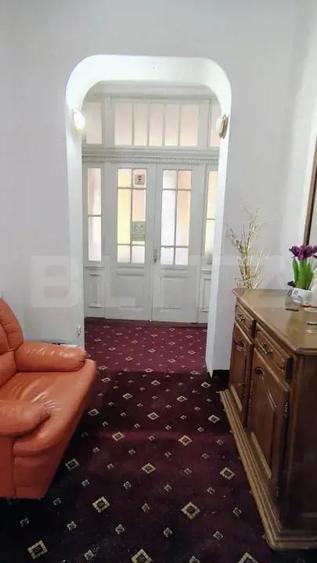 Casă cu 11 camere cu Teren 670 Mp în Clăbucet