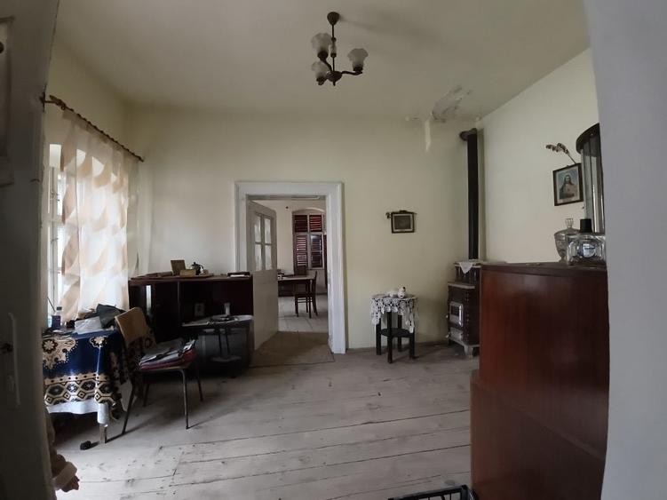 Casa saseasca cu beci boltit(crama), in zona turistica la 5 km de Rasnov, Zarnesti Brasov, cu materiale pt. acoperis nou incluse, direct de la PRIVAT! - 2