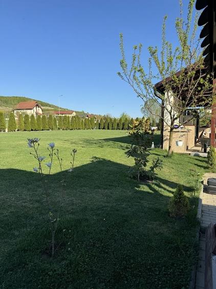 Casă cu 4 camere în Teleac