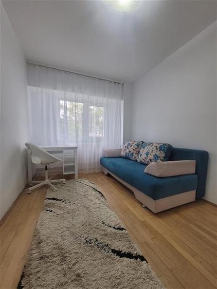 Apartament cu 3 camere decomandat, mobilat în Faleza Nord