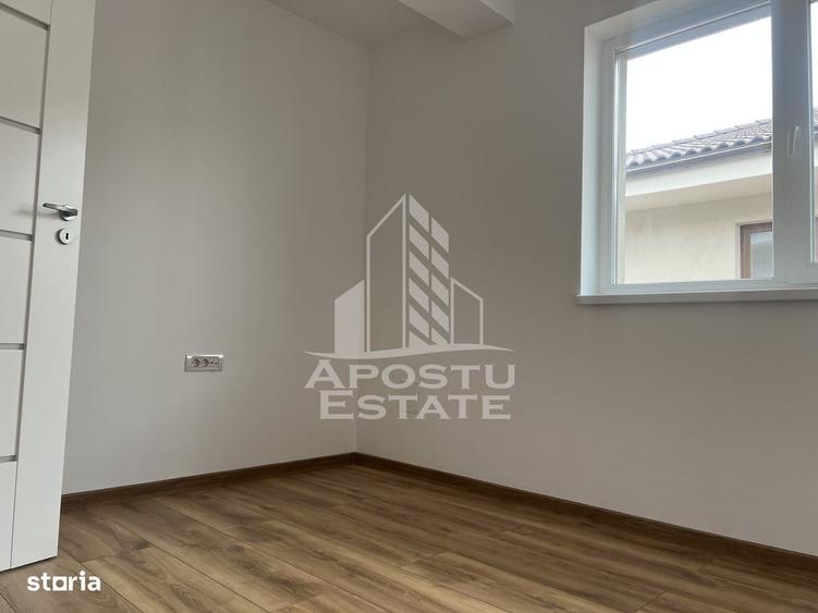 Casă cu 4 camere în Carani