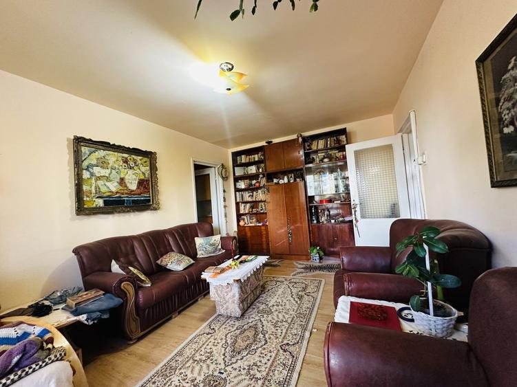 Apartament cu 3 camere semidecomandat, mobilat în Mănăștur