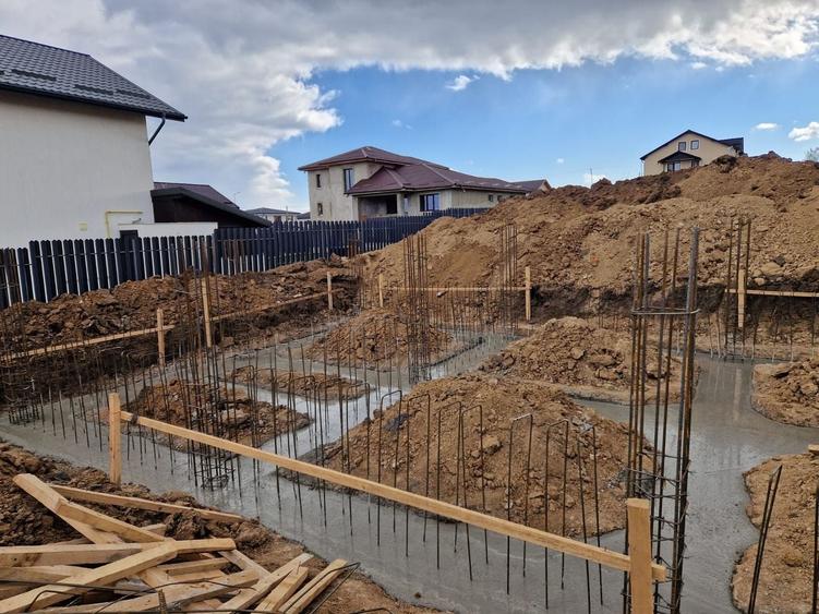 Teren Construcții intravilan de 1000 mp, în Valea Adâncă